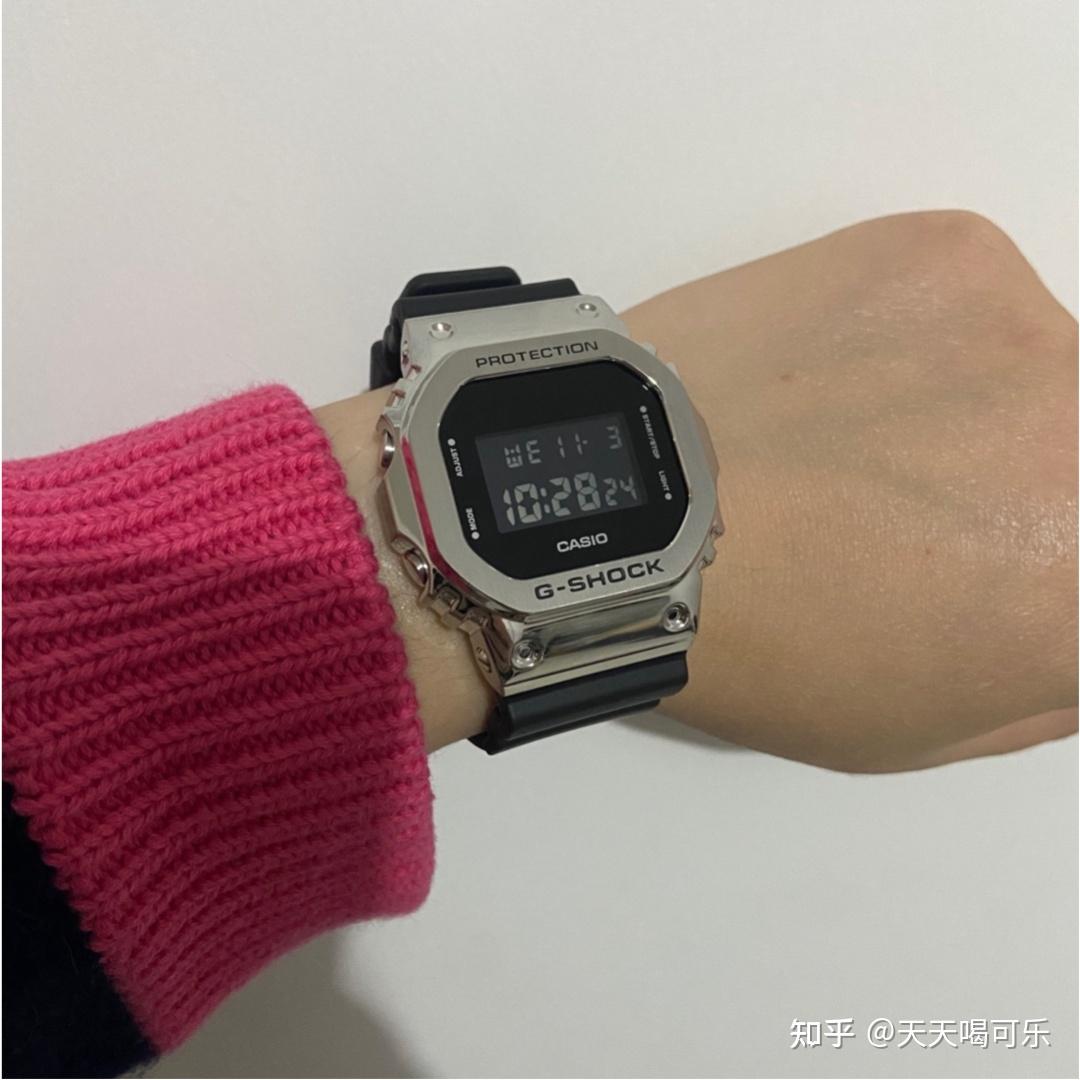 卡西欧小方块型号对比_DW-5600 vs GW-B5600_卡西欧自拍神器会涨价?