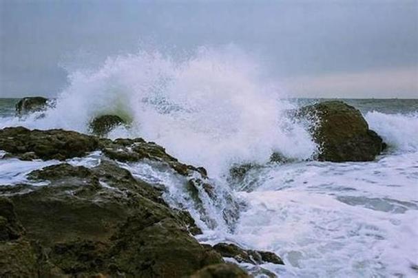 梦见海水涨潮的解梦_周公解梦 梦见海水上涨_梦见海水涨潮是什么意思
