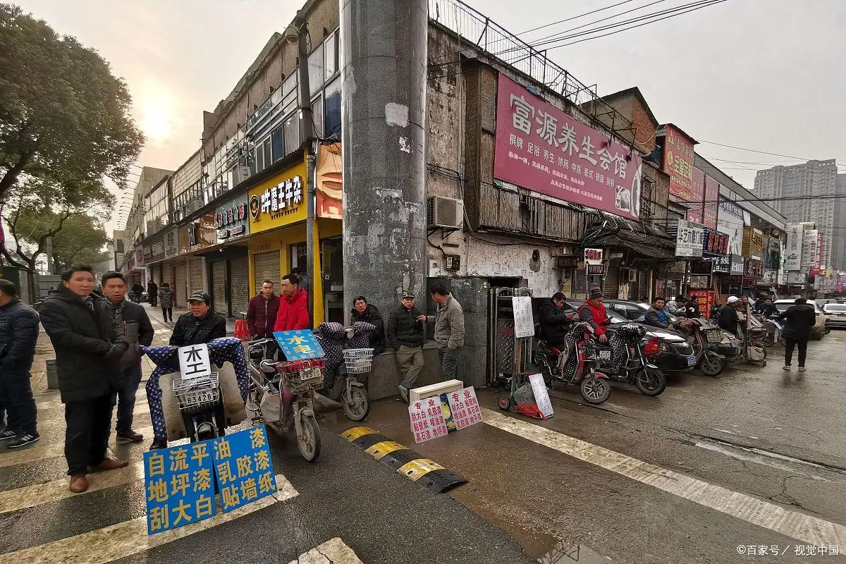 农民工平均月收入5000元_农民工省内就业趋势_现在打工进什么厂稳定收入