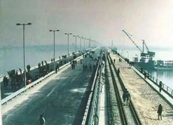 杭州湾跨海大桥 投资_国庆宁波自驾出行避开拥堵攻略_杭州湾大桥限流限速预警
